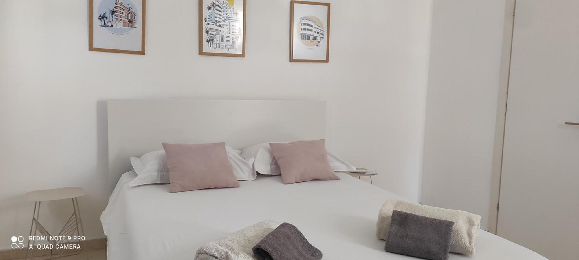 Neve Tsedek Rooftop Apartment *
